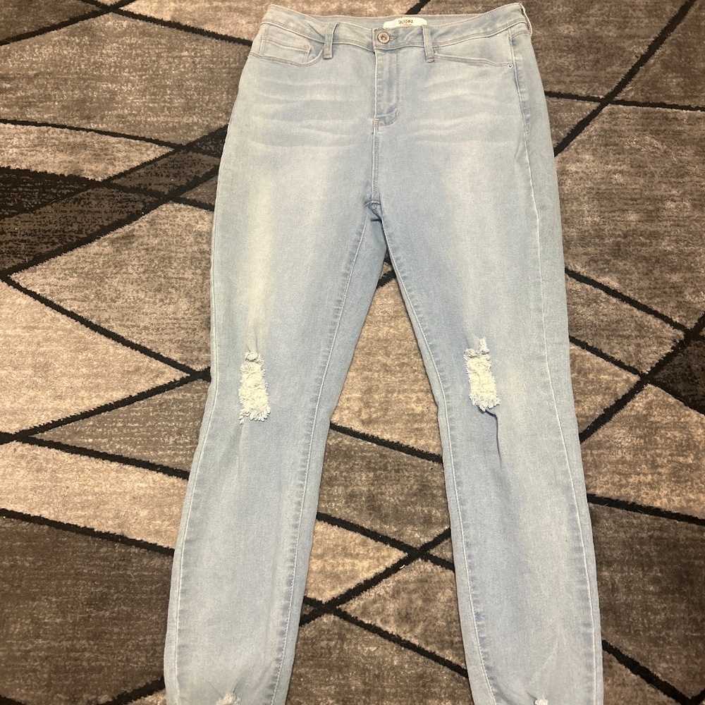 California Vintage Ripped Knee Skinny Jeans